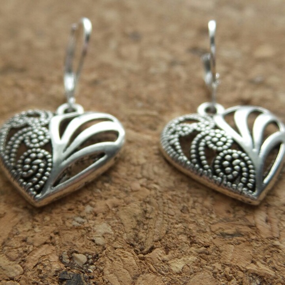 Tibet Silver Heart Lever Back Earrings - Picture 5 of 7